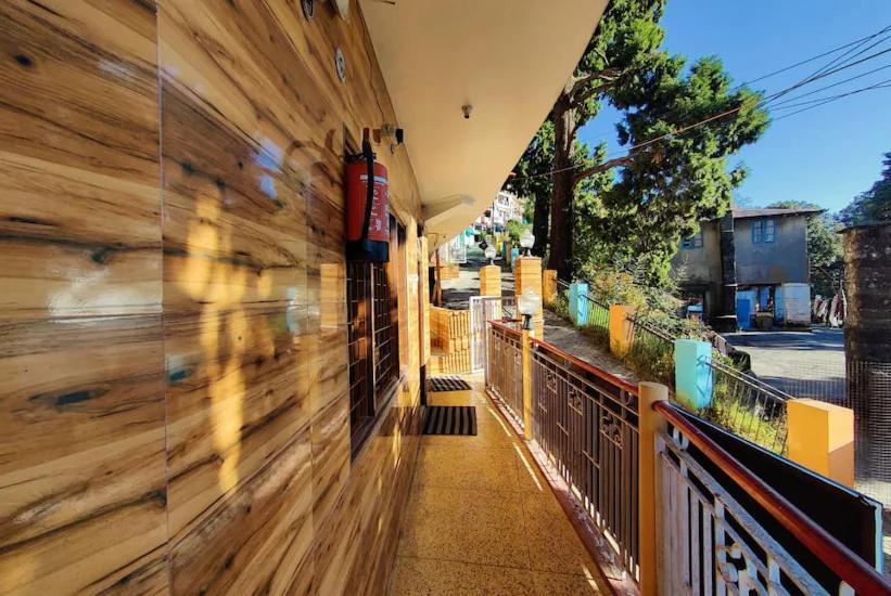 Hotel Surya Lake View 奈尼塔尔 外观 照片