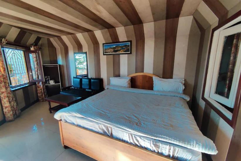 Hotel Surya Lake View 奈尼塔尔 外观 照片