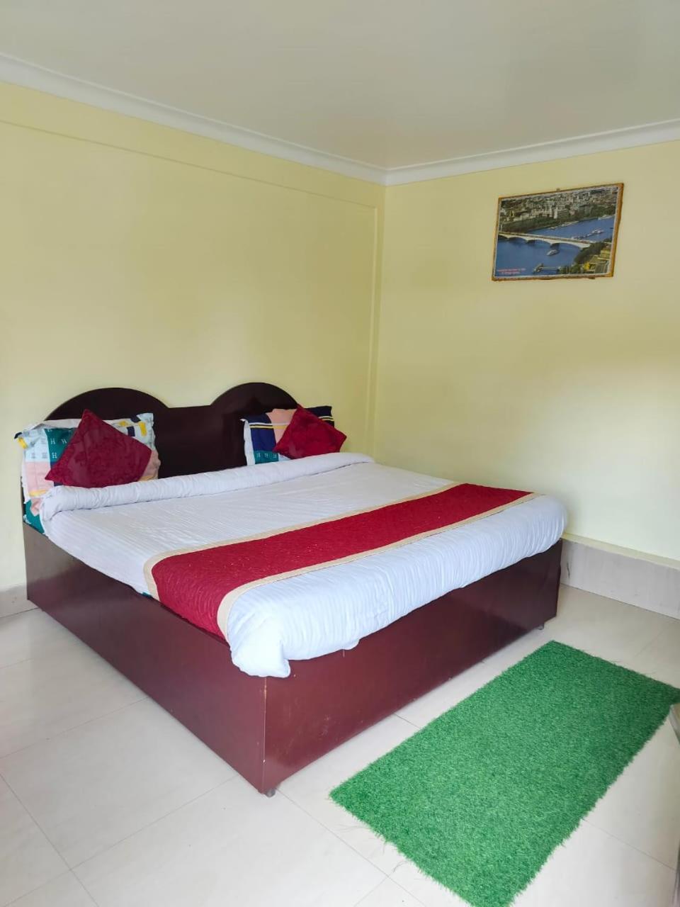 Hotel Surya Lake View 奈尼塔尔 外观 照片